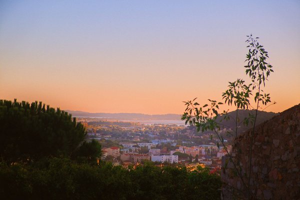 Profitez pleinement d'un séjour côtier avec notre mobil-home en location à Hyères