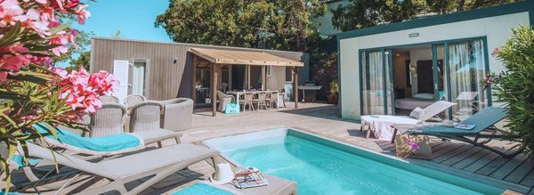 Pourquoi dit-on qu'un cottage, c'est le mobil-home ultra luxe des campings haut gamme ?