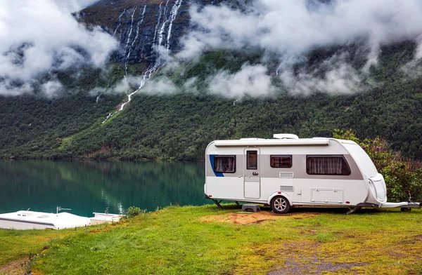Les aménagements particuliers des mobil-homes dans les campings des Alpes