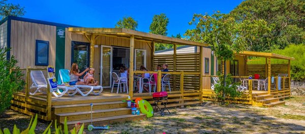 Louer un Mobil-home ou un Lodge Toilé dans un Camping d'Ardèche : les avantages et les inconvénients